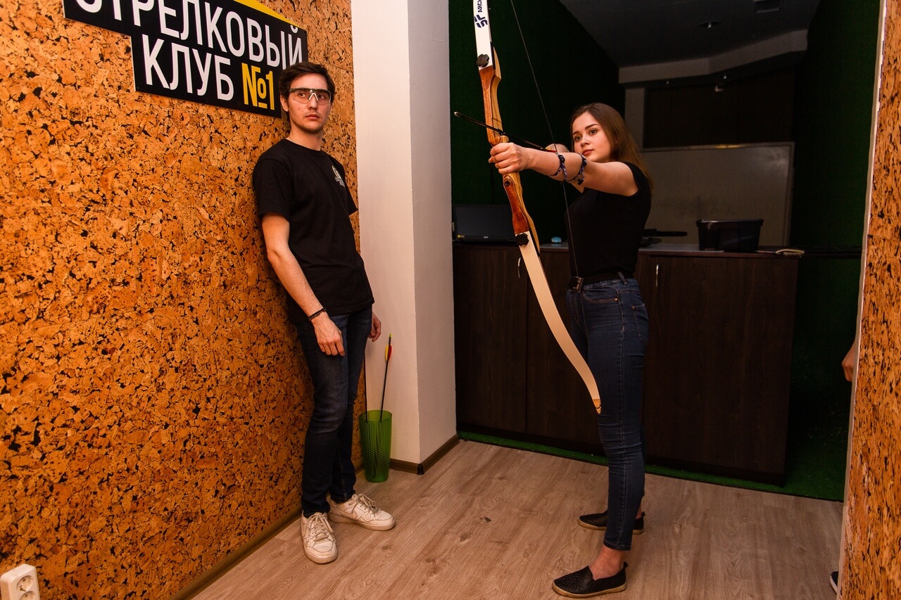 Лучница с инструктором